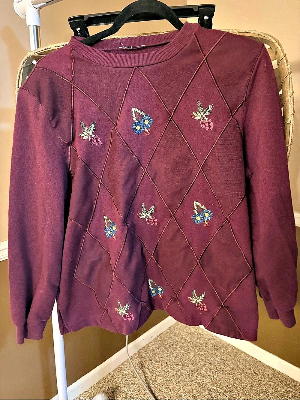 Alfred Dunner Embroidered Floral Sweatshirt in Burgundy Like New
